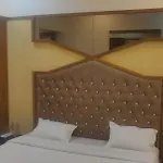Hotel Giri Shankara