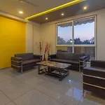 Hotel Giri Shankara