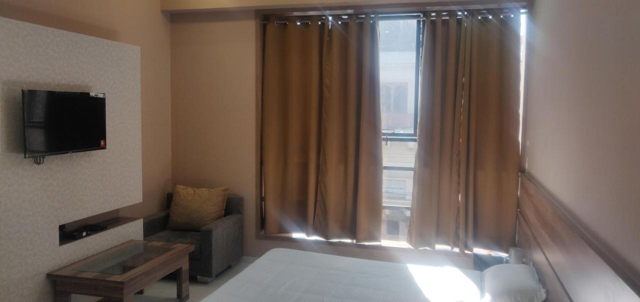 Giri Shankara Hotel Indore