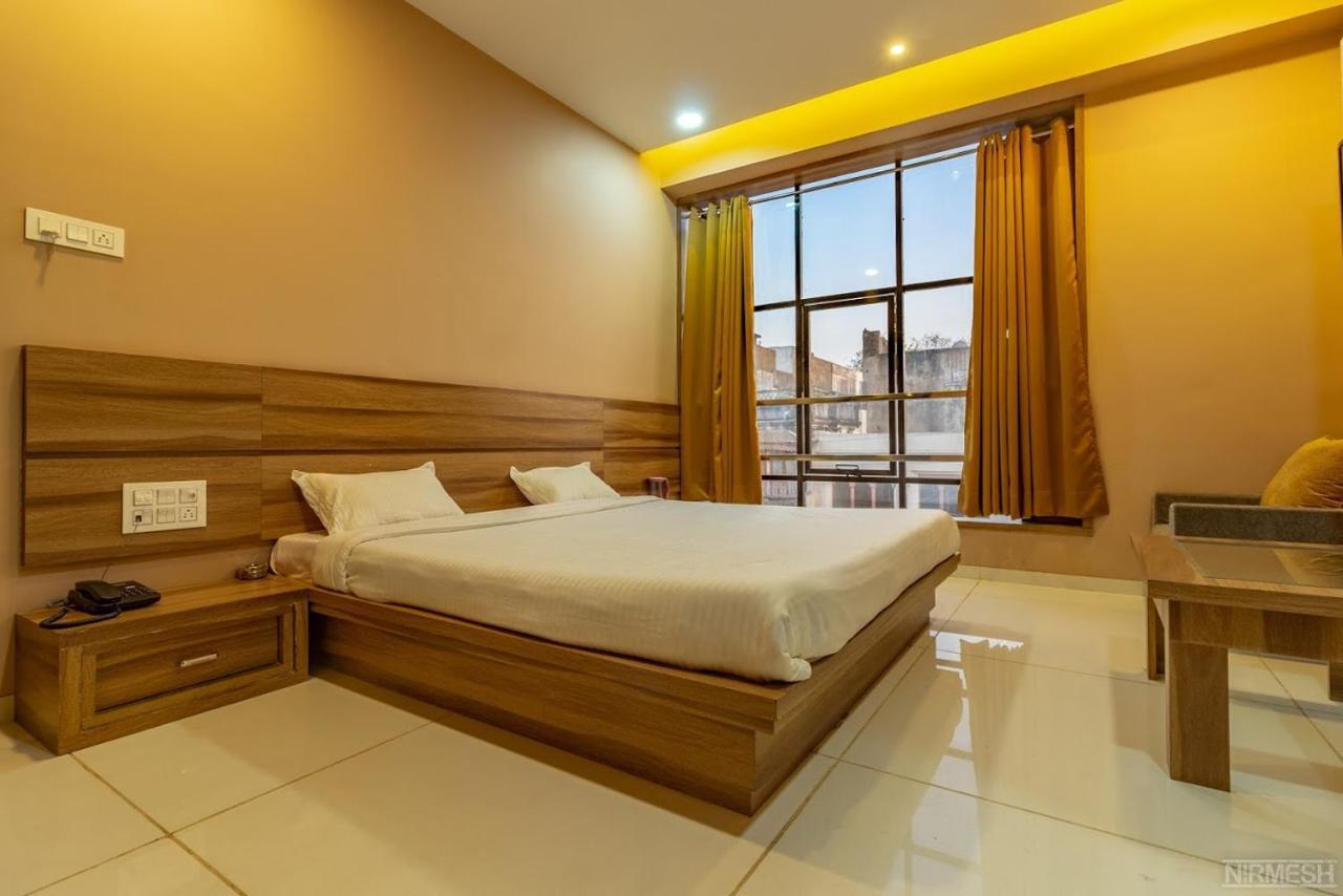 Giri Shankara 5* Indore