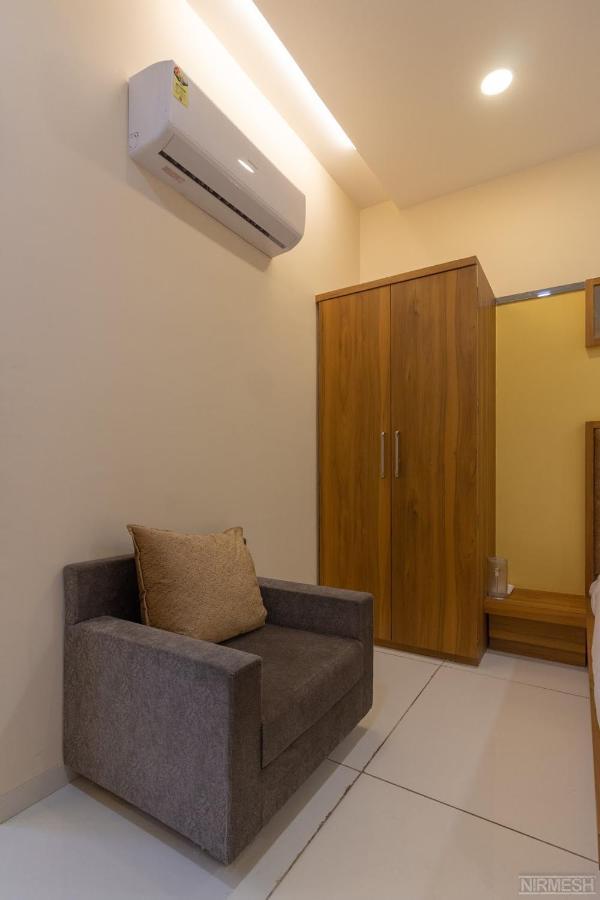 Giri Shankara Hotel